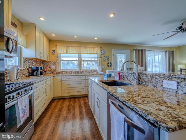 708 JAMES CIR, Swarthmore, PA 19081