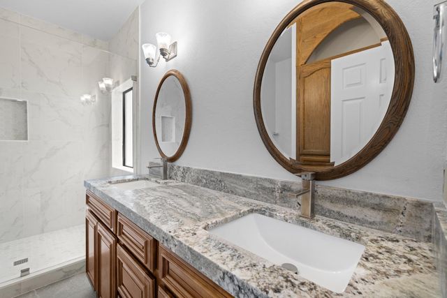 11448 Madrone Ct, Auburn, CA 95602