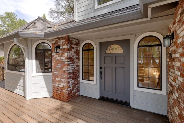 11448 Madrone Ct, Auburn, CA 95602