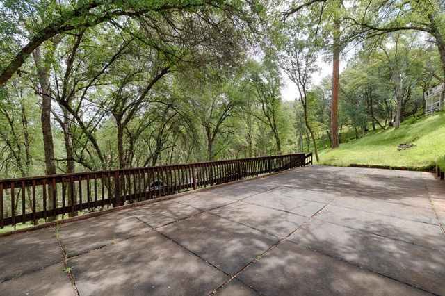11448 Madrone Ct, Auburn, CA 95602