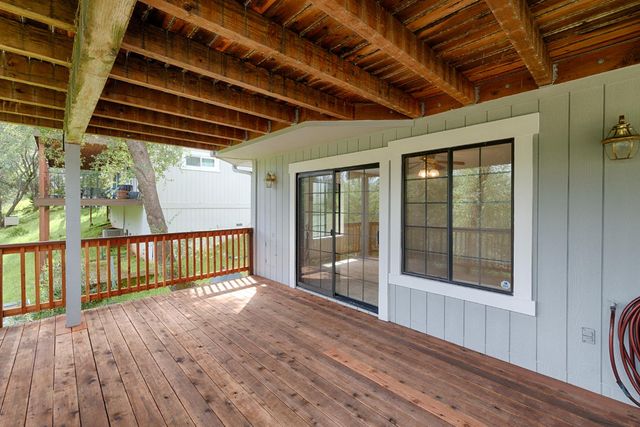 11448 Madrone Ct, Auburn, CA 95602