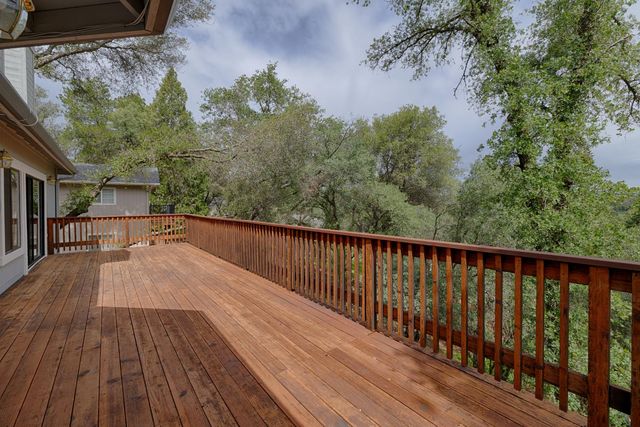 11448 Madrone Ct, Auburn, CA 95602