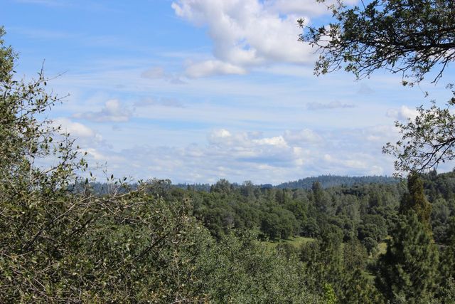 11448 Madrone Ct, Auburn, CA 95602