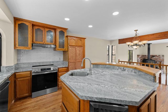 11448 Madrone Ct, Auburn, CA 95602