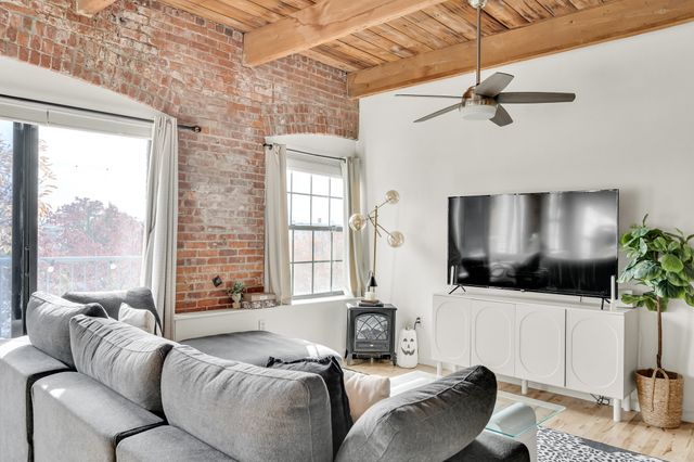 210 Broadway 304, Everett, MA 02149