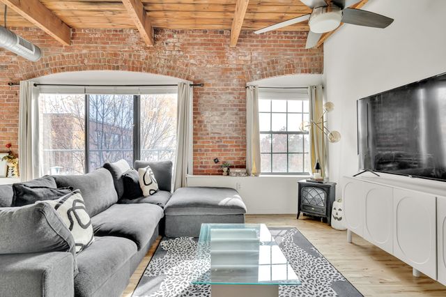 210 Broadway 304, Everett, MA 02149