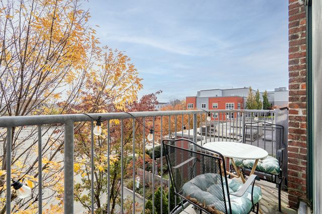 210 Broadway 304, Everett, MA 02149