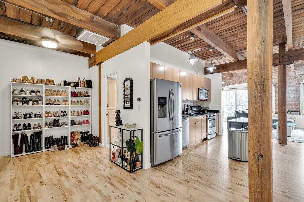 210 Broadway 304, Everett, MA 02149