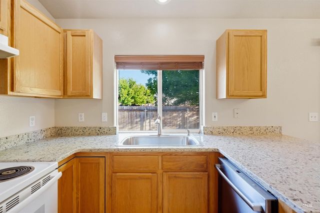 1209 Gold Creek Dr, Caldwell, ID 83607
