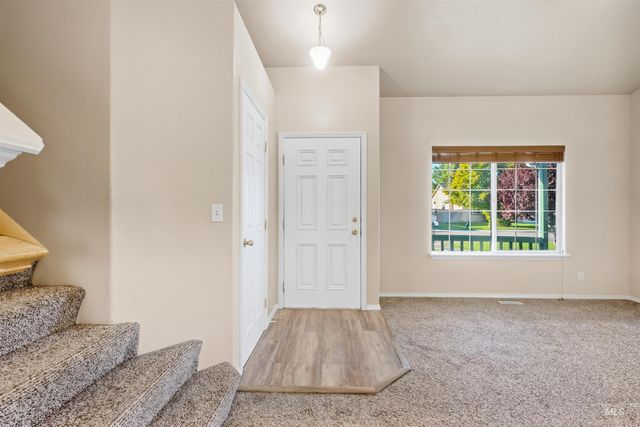1209 Gold Creek Dr, Caldwell, ID 83607