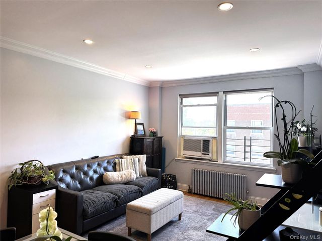 141-02 78th Road 3K, Flushing, NY 11367