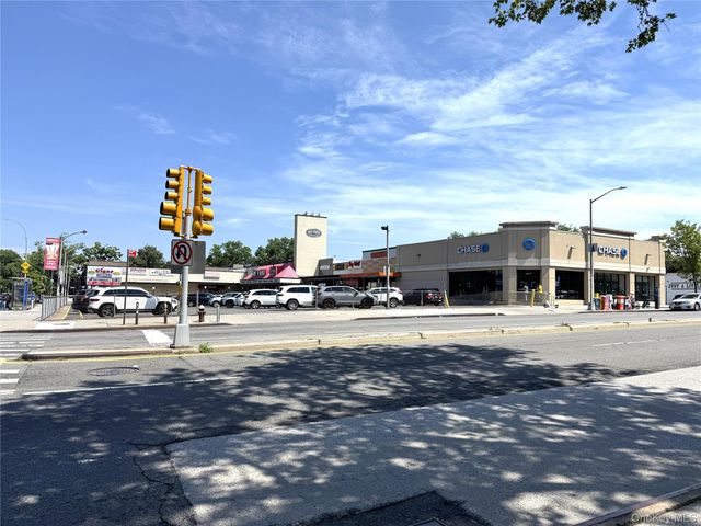 141-02 78th Road 3K, Flushing, NY 11367