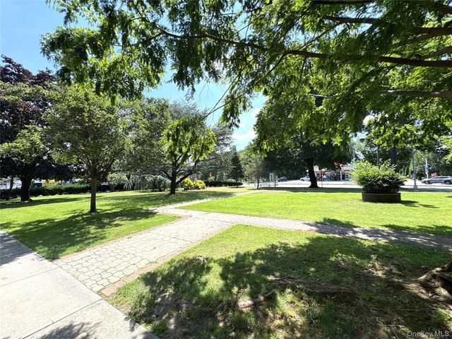 141-02 78th Road 3K, Flushing, NY 11367