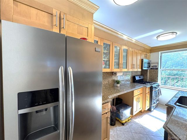 141-02 78th Road 3K, Flushing, NY 11367