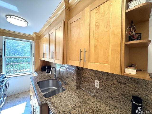 141-02 78th Road 3K, Flushing, NY 11367