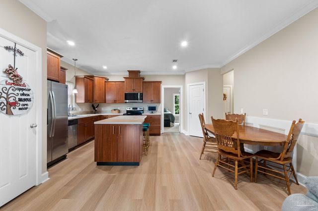 5740 Blackhorse Cir, Pensacola, FL 32526