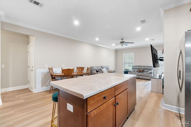 5740 Blackhorse Cir, Pensacola, FL 32526