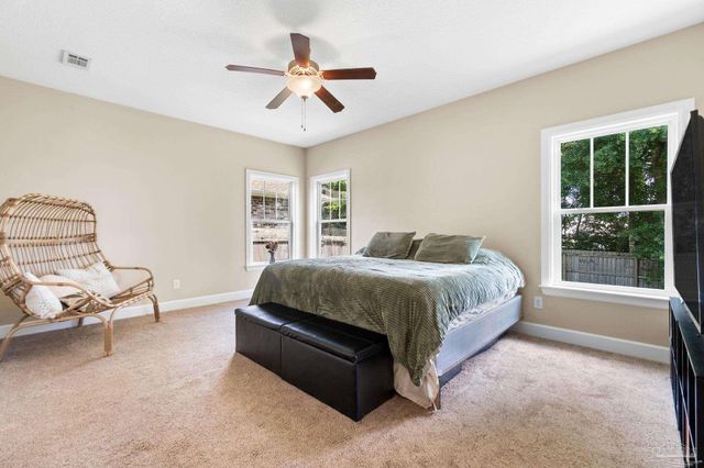 5740 Blackhorse Cir, Pensacola, FL 32526