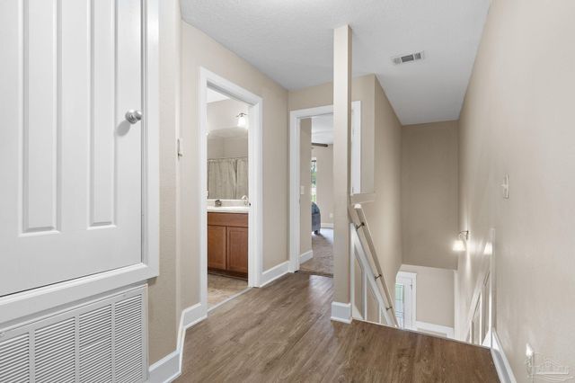 5740 Blackhorse Cir, Pensacola, FL 32526