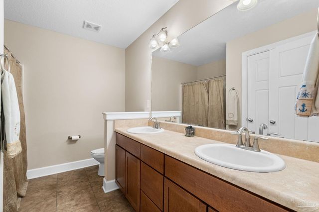 5740 Blackhorse Cir, Pensacola, FL 32526
