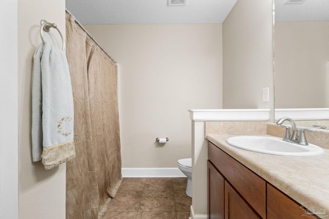 5740 Blackhorse Cir, Pensacola, FL 32526