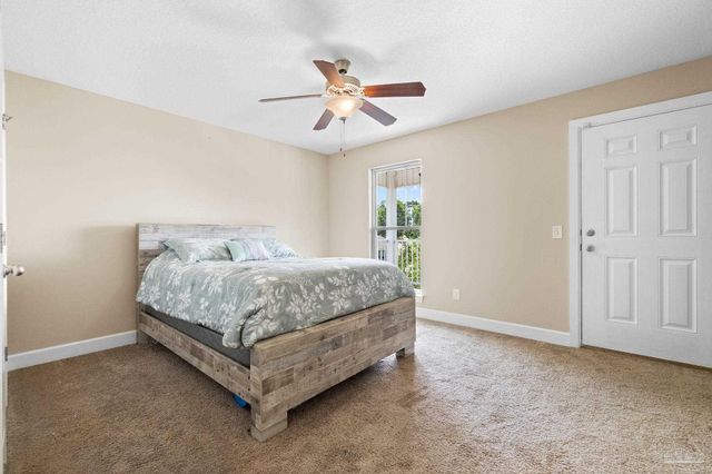 5740 Blackhorse Cir, Pensacola, FL 32526