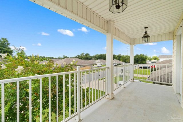 5740 Blackhorse Cir, Pensacola, FL 32526