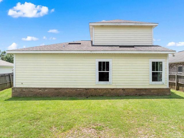 5740 Blackhorse Cir, Pensacola, FL 32526