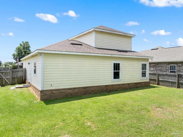 5740 Blackhorse Cir, Pensacola, FL 32526