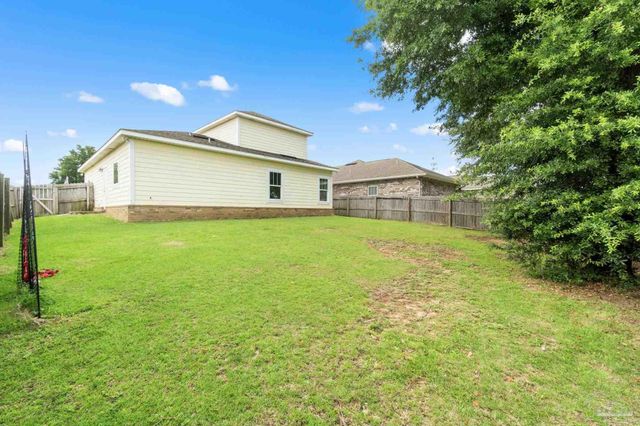 5740 Blackhorse Cir, Pensacola, FL 32526