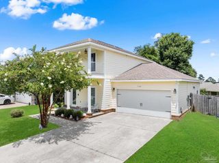 5740 Blackhorse Cir, Pensacola, FL 32526