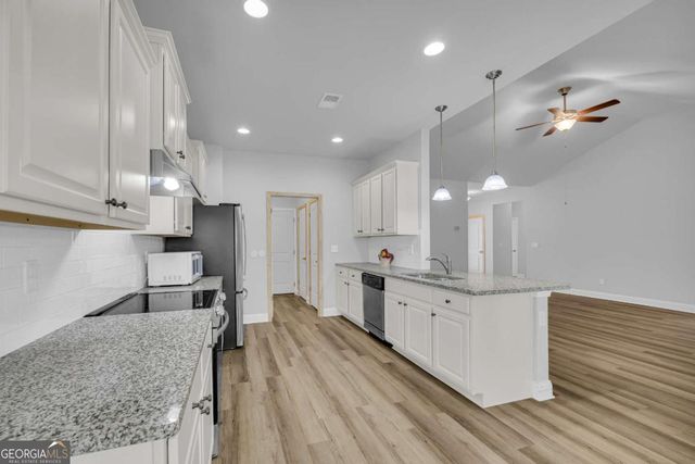 817 Hidden Hollow Circle, Commerce, GA 30529