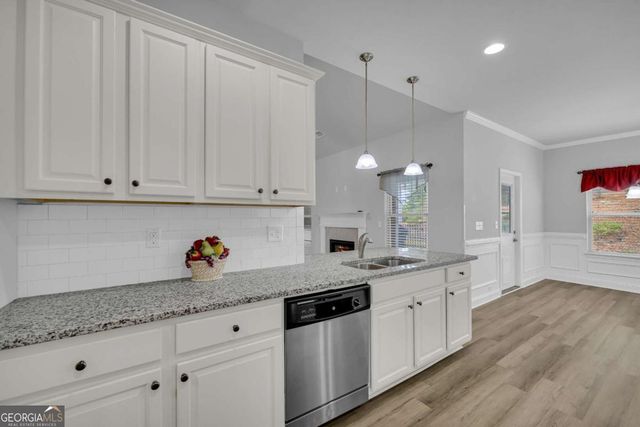 817 Hidden Hollow Circle, Commerce, GA 30529