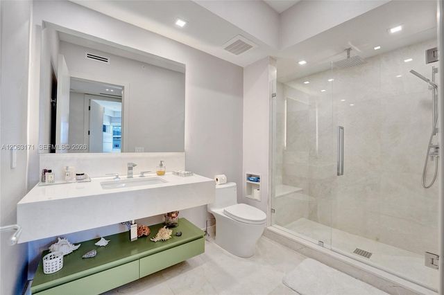 19900 E Country Club Dr TS16, Aventura, FL 33180