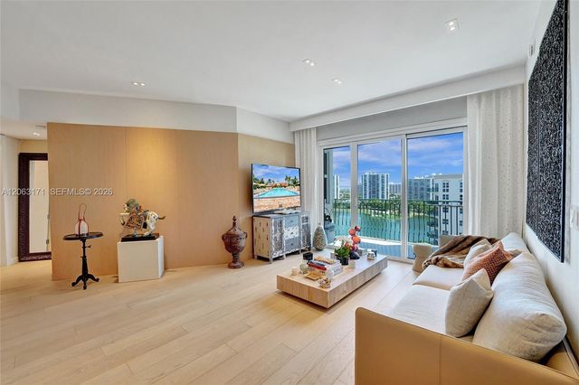 19900 E Country Club Dr TS16, Aventura, FL 33180