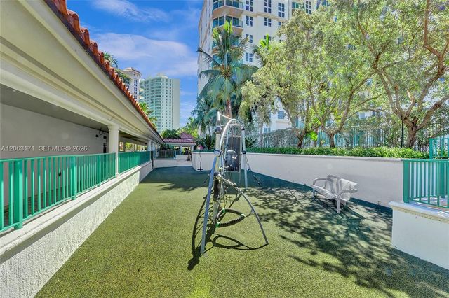 19900 E Country Club Dr TS16, Aventura, FL 33180