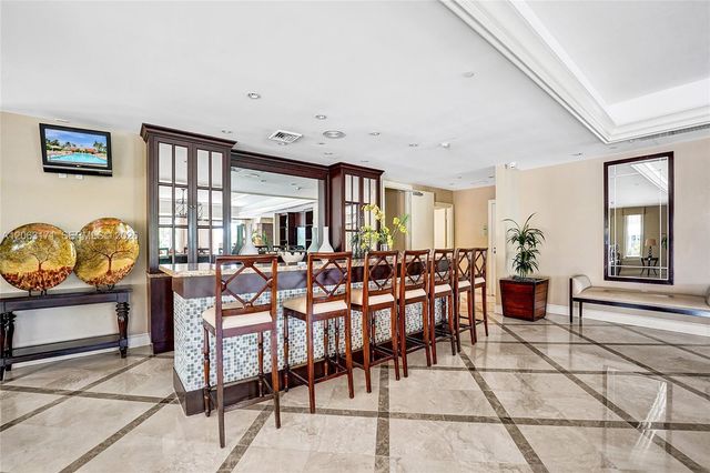 19900 E Country Club Dr TS16, Aventura, FL 33180