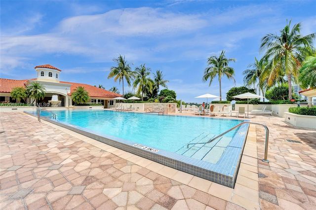 19900 E Country Club Dr TS16, Aventura, FL 33180