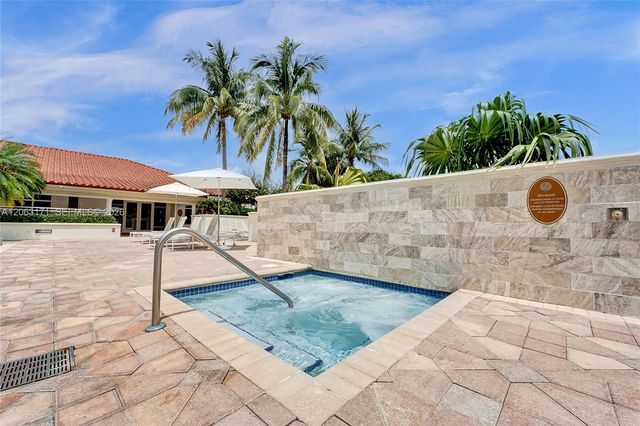 19900 E Country Club Dr TS16, Aventura, FL 33180