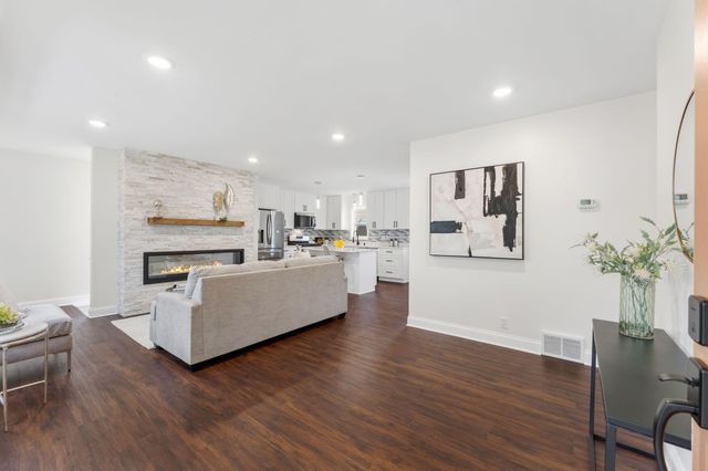 8618 Chicago Avenue S, Bloomington, MN 55420