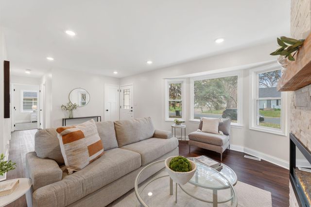 8618 Chicago Avenue S, Bloomington, MN 55420