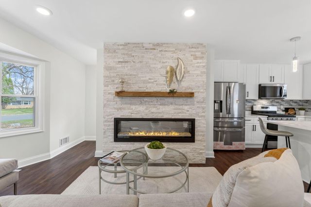 8618 Chicago Avenue S, Bloomington, MN 55420