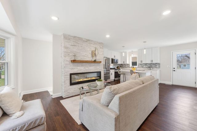 8618 Chicago Avenue S, Bloomington, MN 55420