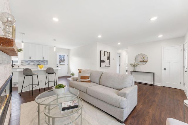 8618 Chicago Avenue S, Bloomington, MN 55420