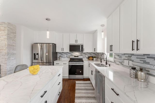 8618 Chicago Avenue S, Bloomington, MN 55420