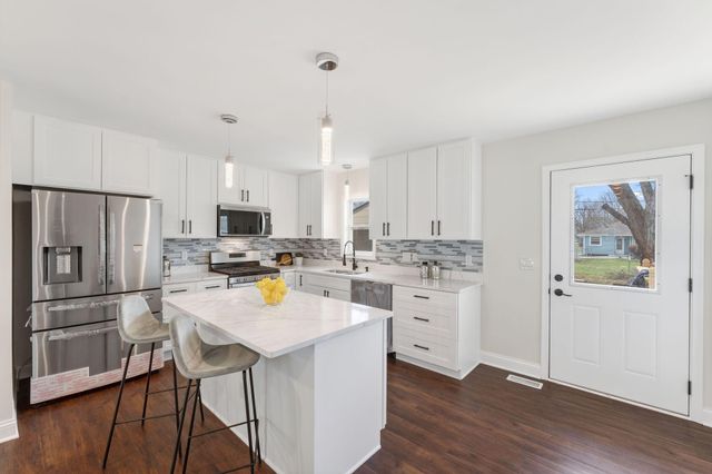 8618 Chicago Avenue S, Bloomington, MN 55420