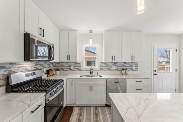 8618 Chicago Avenue S, Bloomington, MN 55420