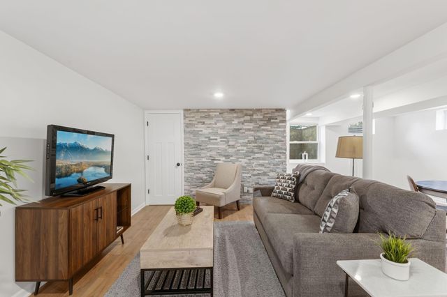 8618 Chicago Avenue S, Bloomington, MN 55420