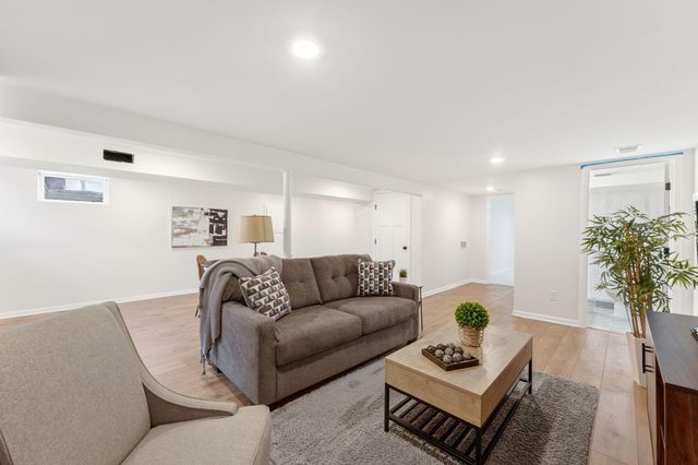 8618 Chicago Avenue S, Bloomington, MN 55420