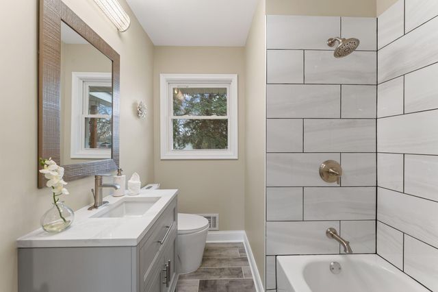 8618 Chicago Avenue S, Bloomington, MN 55420